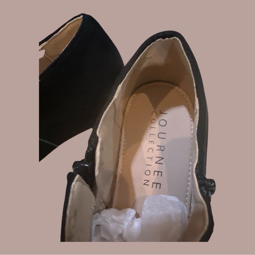 Journee Collection Black Ankle Booties - Picture 10 of 12